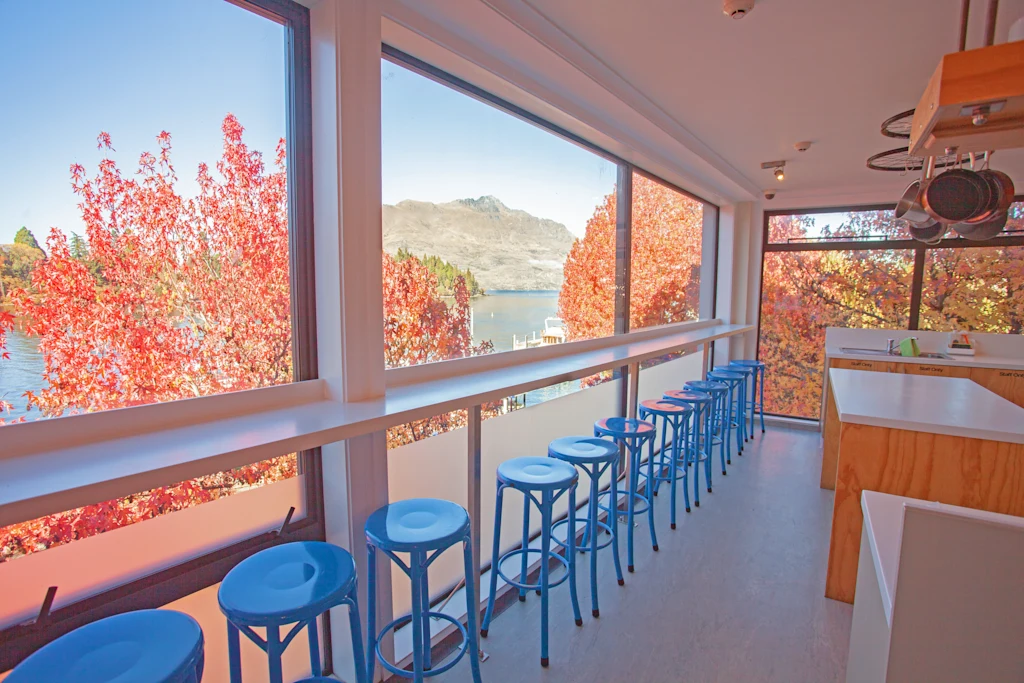 Absoloot Hostel Queenstown Kitchen Views